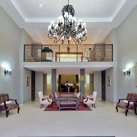 Protea Hotel By Marriott Livingstone Bagian luar foto